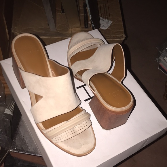 Halston designer beige suede sandals with wooden heels - Picture 4 of 8